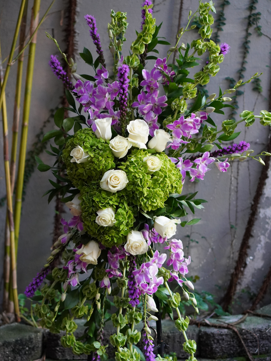 Angel's Hugs - Floral Offering